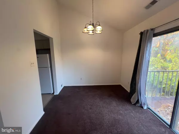 Mount Laurel, NJ 08054,806 CYPRESS POINT CIR #B