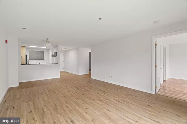 Philadelphia, PA 19127,2 LEVERINGTON #24