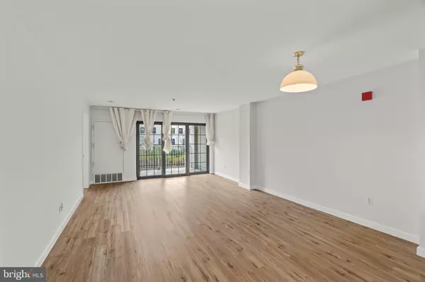 Philadelphia, PA 19127,2 LEVERINGTON #24