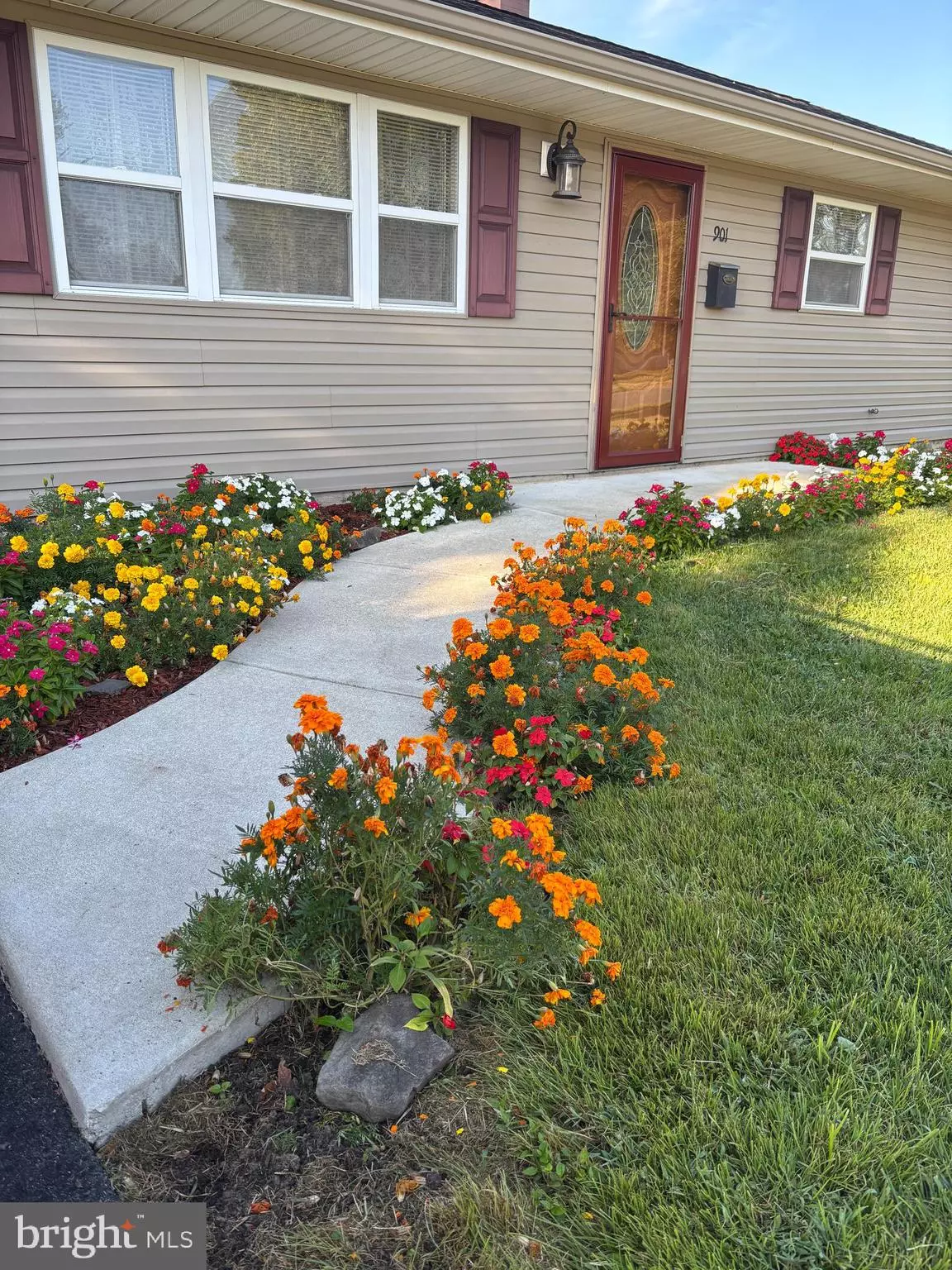 Newark, DE 19713,901 BIRCHWOOD DR