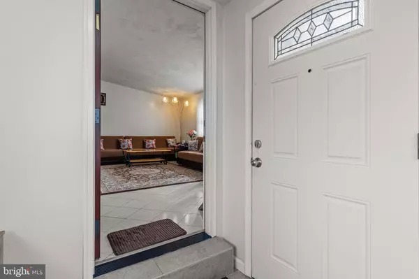 Philadelphia, PA 19116,433 REGINA ST