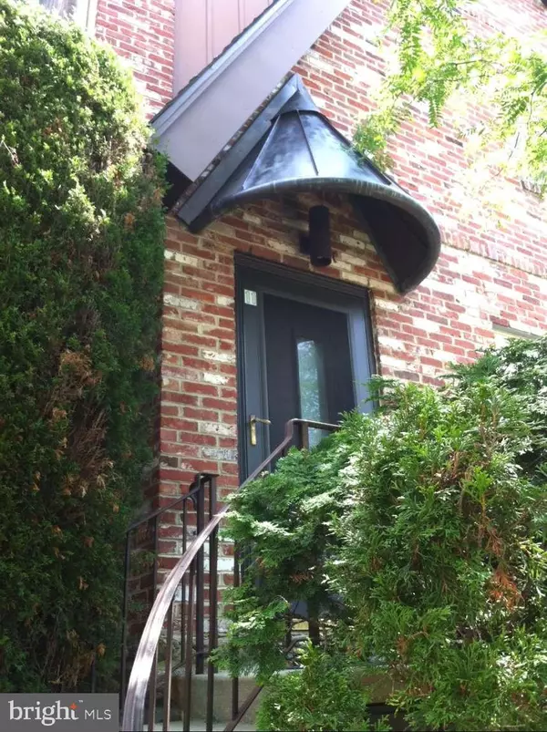 Philadelphia, PA 19118,8 REX AVE #11