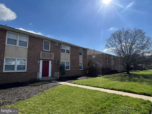 2041 N SUSQUEHANNA TRL #F, York, PA 17404