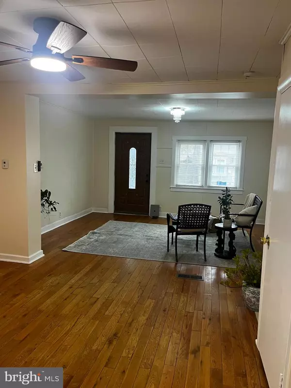 Philadelphia, PA 19136,4127 RHAWN ST