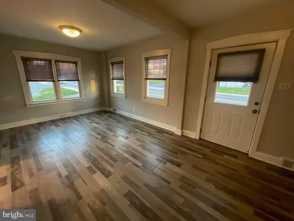 Lancaster, PA 17602,857 VILLAGE RD