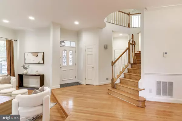 Bethesda, MD 20817,7806 FOX GATE CT