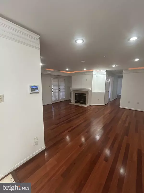 Upper Marlboro, MD 20774,9811 LAKE POINTE CT #104