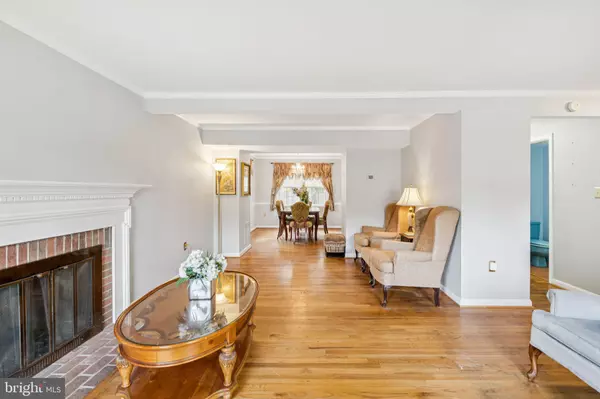 Springfield, VA 22151,7029 BRADWOOD CT