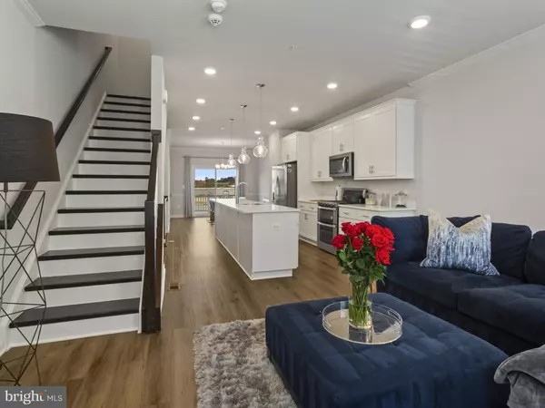 Lanham, MD 20706,4810 VISTA GLEN LN