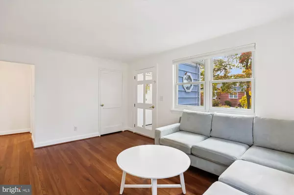 Kensington, MD 20895,3303 FAYETTE RD