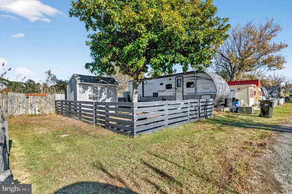 Chincoteague, VA 23336,8061 MIRE POND ONE