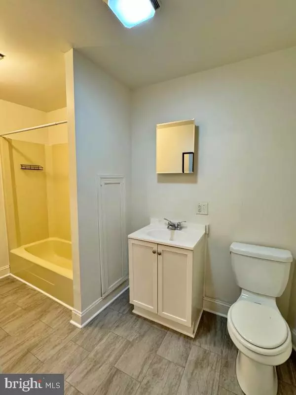 York, PA 17401,153 E PHILADELPHIA ST #B