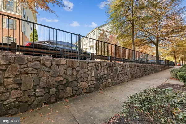 Woodbridge, VA 22191,2488 EASTBOURNE DR #313