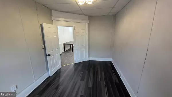 Trenton, NJ 08609,504 MONMOUTH ST