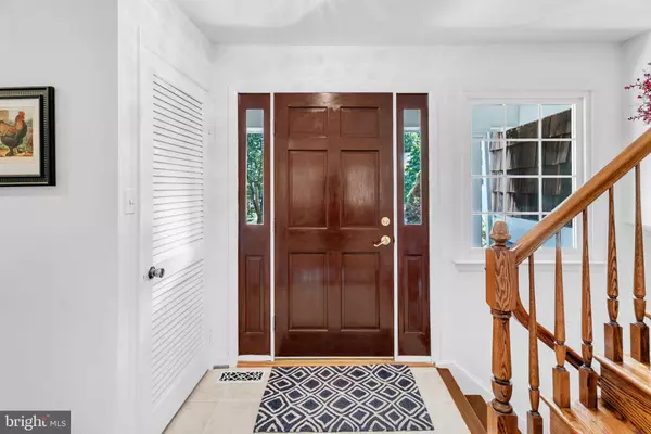 Arlington, VA 22207,2708 N KENSINGTON ST