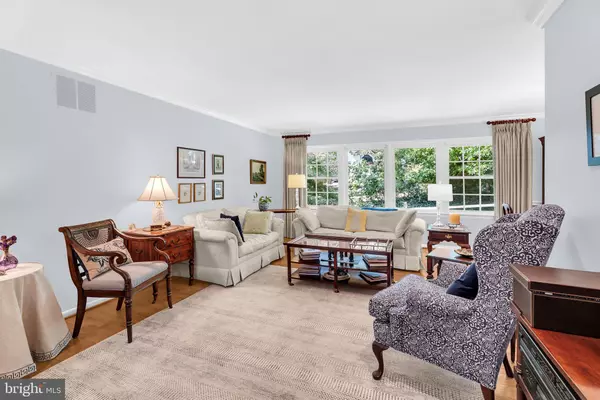 Arlington, VA 22207,2708 N KENSINGTON ST