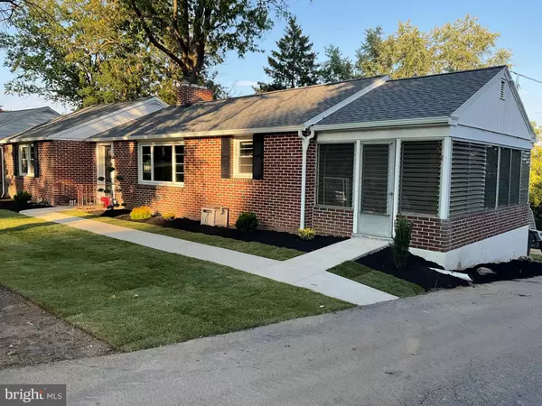 56 PEACOCK DR, Lancaster, PA 17601