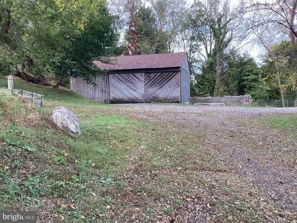 1050 PIKE SPRINGS RD #BARN, Phoenixville, PA 19460