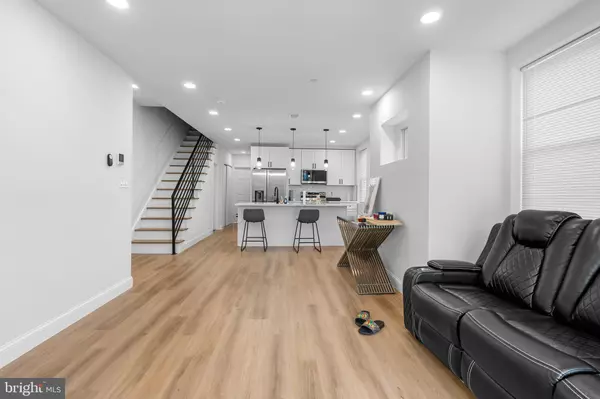 Philadelphia, PA 19121,1242 N 15TH ST #2