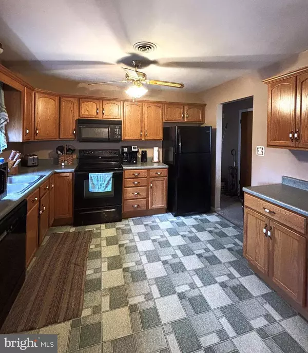 Chambersburg, PA 17202,553 MICKEY INN RD