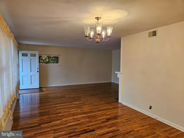 Glenside, PA 19038,622 EDGLEY AVE