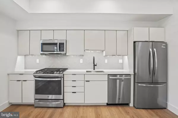 Washington, DC 20003,716 L ST SE #403