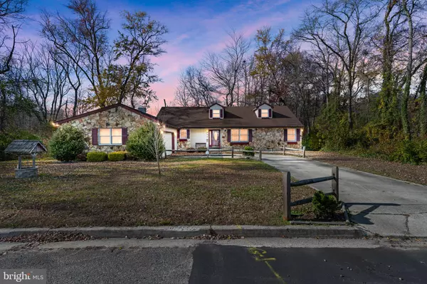 340 S JOHNSON ST, Carneys Point, NJ 08069