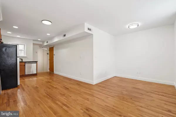 Philadelphia, PA 19146,1538 CHRISTIAN ST #2