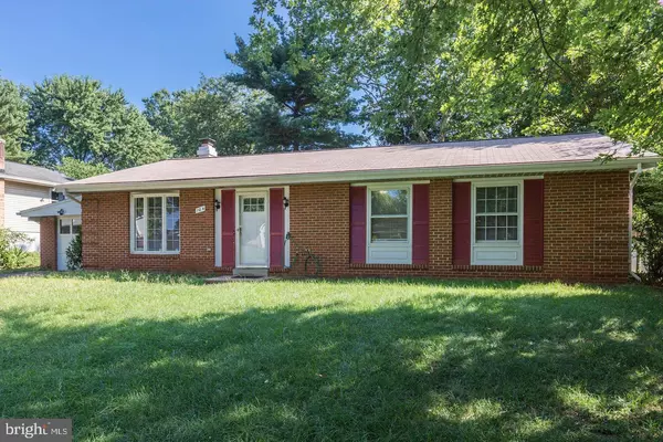 104 W AMHURST PL, Sterling, VA 20164