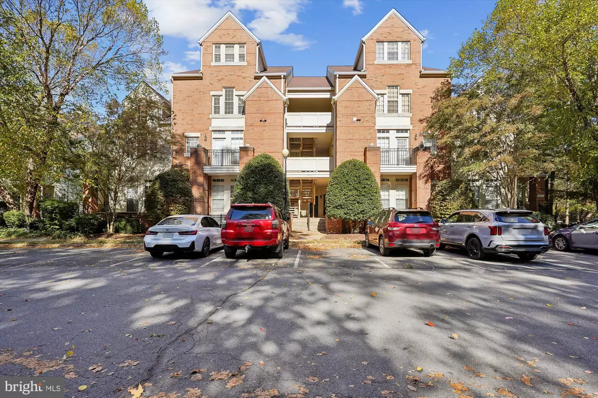 Reston, VA 20194,1314 GARDEN WALL CIR #C