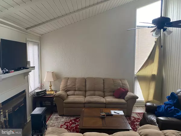 Sterling, VA 20164,160 MAGNOLIA RD