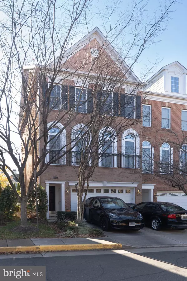 11453 GALLIEC ST #40, Fairfax, VA 22030
