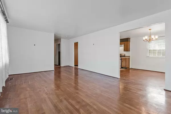 Upper Marlboro, MD 20774,17 THURSTON DR