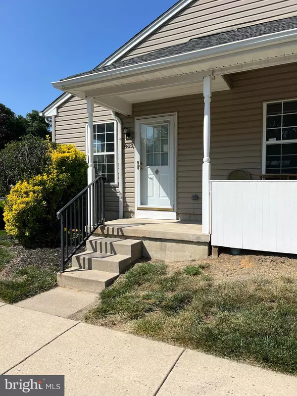 Burlington, NJ 08016,1423 KENNY COVE