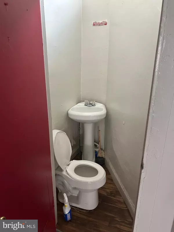 Philadelphia, PA 19121,2250-52 RIDGE AVE