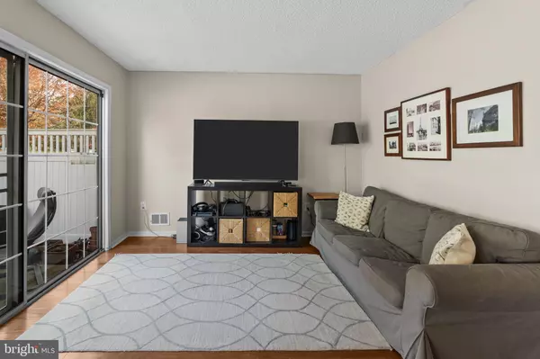 Pennington, NJ 08534,164 SHREWSBURY CT