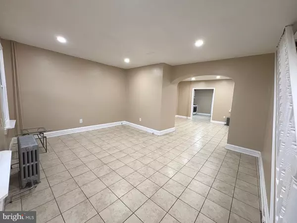 Philadelphia, PA 19142,2413 S 73RD ST