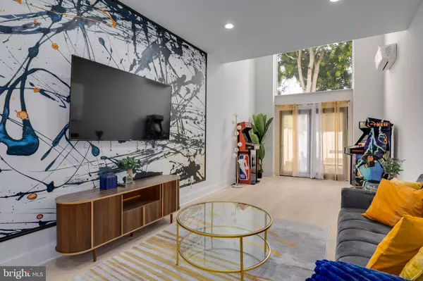 Philadelphia, PA 19130,528 N 22ND ST