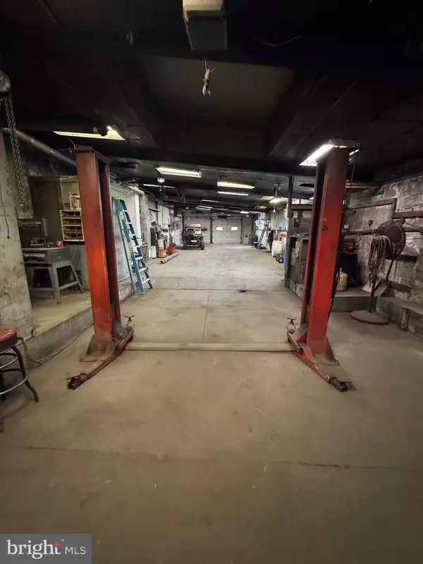 Shamokin, PA 17872,460 SOUTH SHAMOKIN