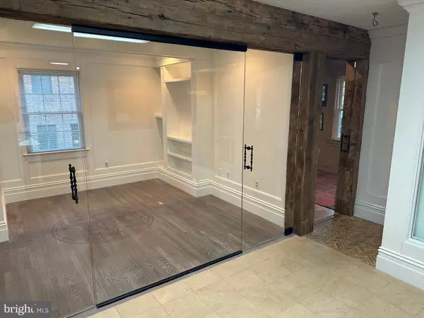 Mclean, VA 22101,6846 ELM ST #1