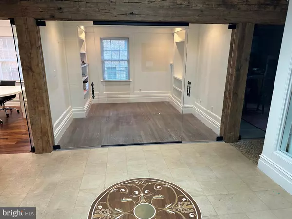 Mclean, VA 22101,6846 ELM ST #1