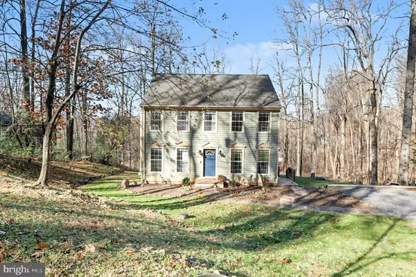 Linden, VA 22642,807 NORTHERN SPY DR