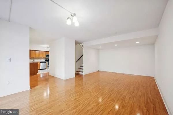 Philadelphia, PA 19147,200-10 LOMBARD ST #GU11