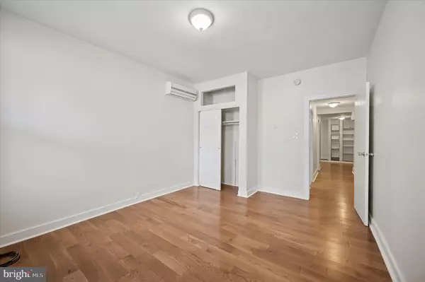 Philadelphia, PA 19128,237 ROXBOROUGH AVE #2