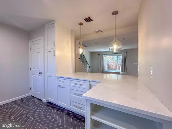 Alexandria, VA 22305,226 GUTHRIE AVE