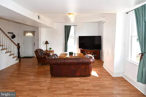 Strasburg, VA 22657,484 E QUEEN ST