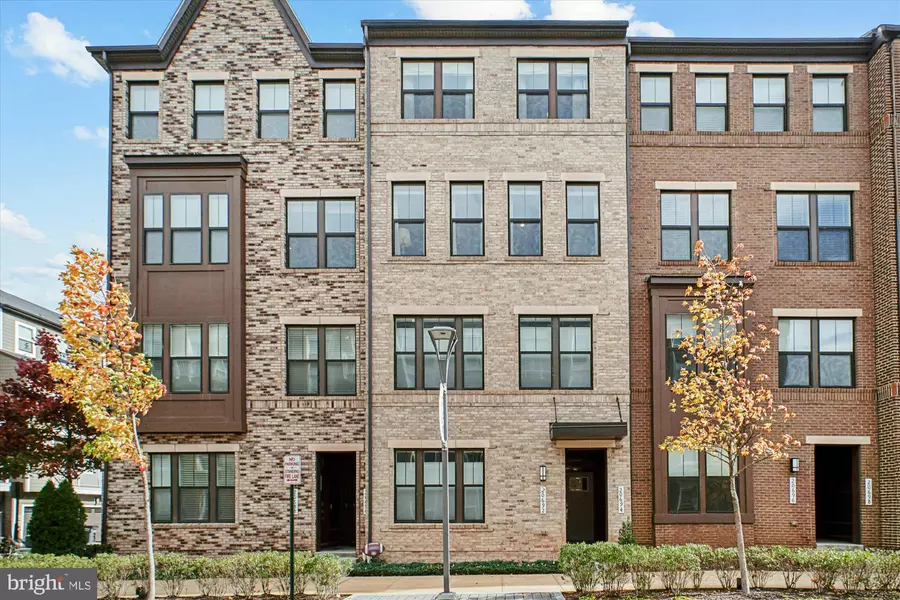 20694 WOOD QUAY DR, Sterling, VA 20166