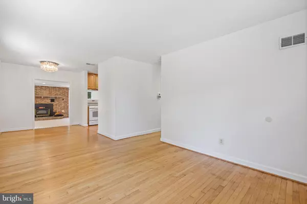 Falls Church, VA 22043,7315 FRIDEN DR