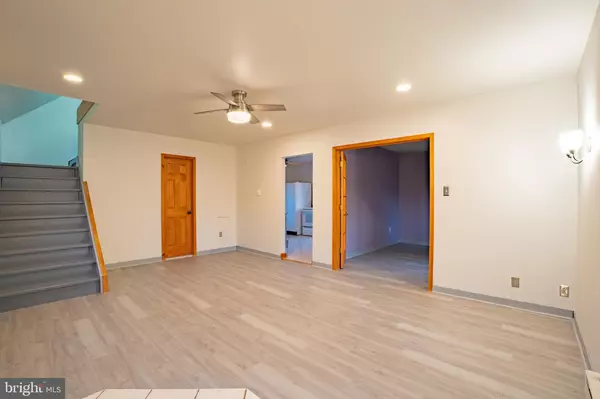 Feasterville Trevose, PA 19053,2043 OAKFORD AVE