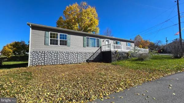 12 BROAD ST, Newville, PA 17241